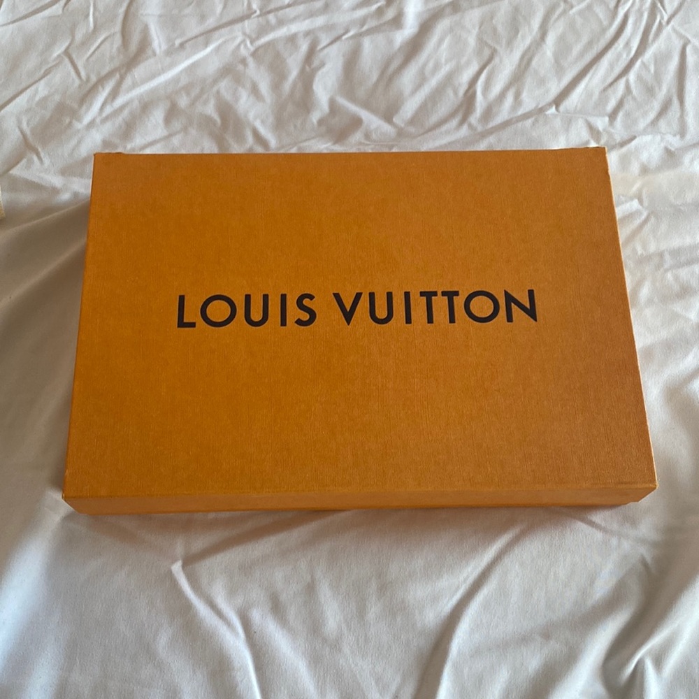 Louis Vuitton box